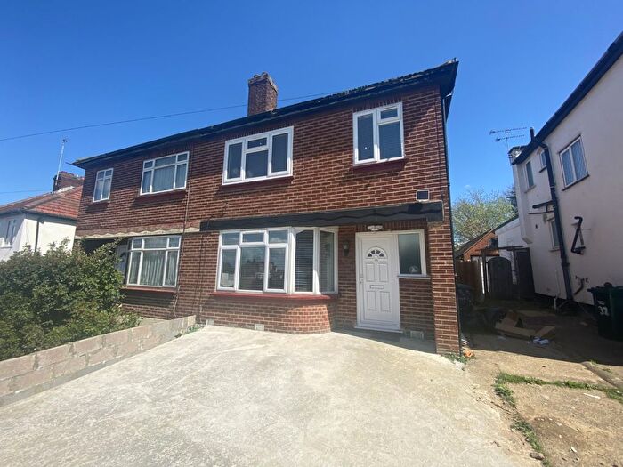 4 Bedroom Semi-Detached House To Rent In Mount Grove, Edgware, HA8
