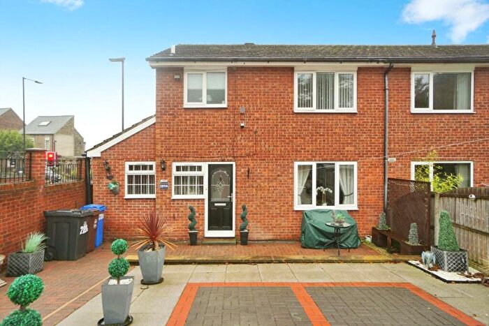 3 Bedroom Semi-Detached House To Rent In City Road, Sheffield, S2