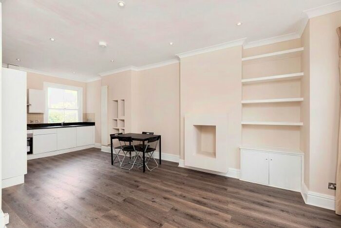 3 Bedroom Flat To Rent In Oakbury Road, London, SW6