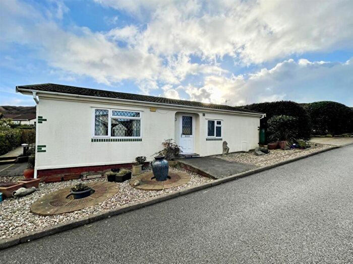 2 Bedroom Park Home For Sale In Newhaven Heights, Newhaven, BN9