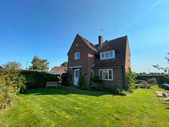 3 Bedroom Detached House To Rent In Nairdwood Farm Cottage, Nags Head Lane, Prestwood, Bucks HP16