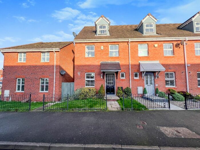 3 Bedroom Semi-Detached House To Rent In Bickon Drive, Quarry Bank, Brierley Hill, DY5