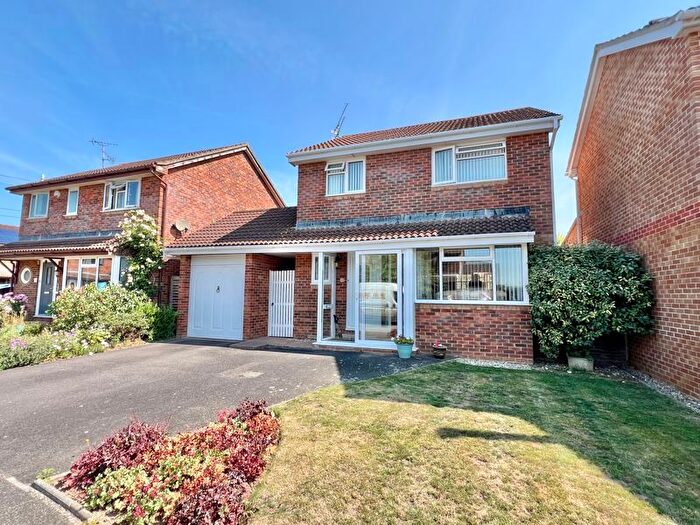 4 Bedroom Detached House For Sale In Ellis Grove, Taunton, TA2