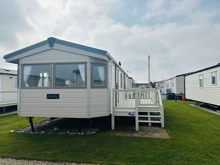 2 Bedroom Mobile/park Home For Sale In Beach Road, Sea Palling, Norwich, NR12