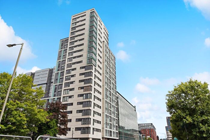 2 Bedroom Flat To Rent In Argyle Street, Flat /, City Centre, Glasgow, G2