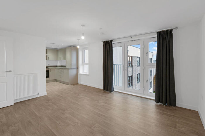 2 Bedroom Flat To Rent In Caledonia Drive, South Queensferry, EH30