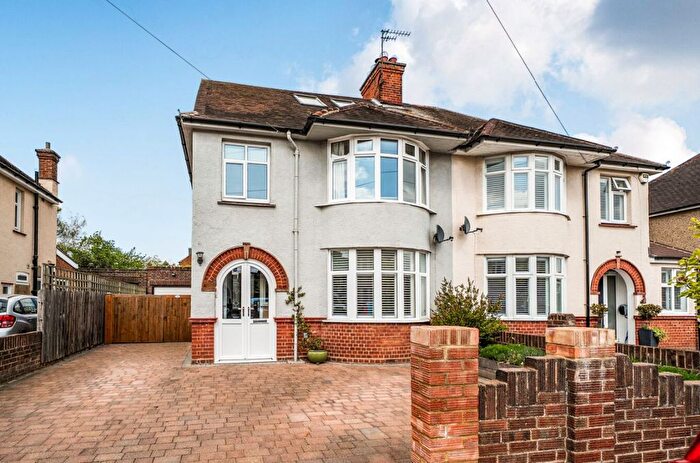 4 Bedroom Semi-detached House For Sale In Everard Road, Bedford, MK41