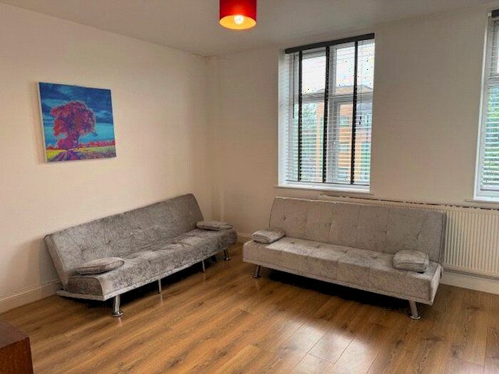 1 Bedroom Flat To Rent In Greenford Road, Greenford, UB6