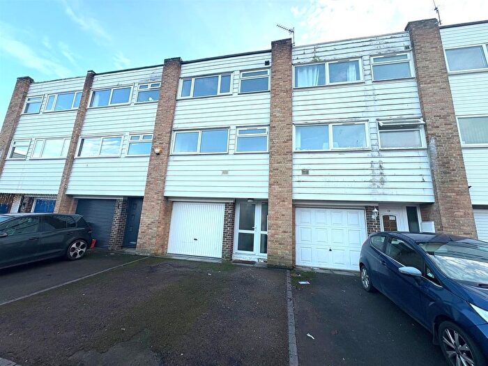 3 Bedroom Terraced House To Rent In Buttermere, Swindon, SN3