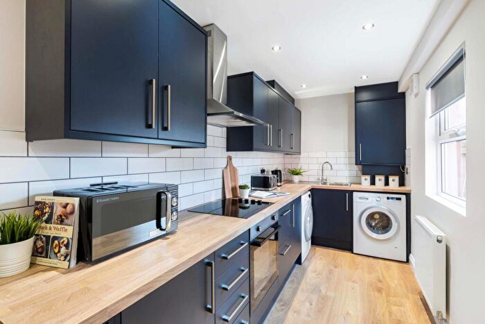 6 Bedroom House To Rent In Mayville Road, Leeds, LS6