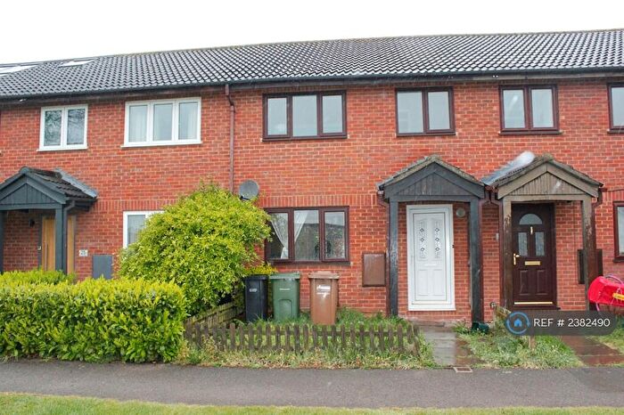 3 Bedroom Terraced House To Rent In Onslow Drive, Thame, OX9