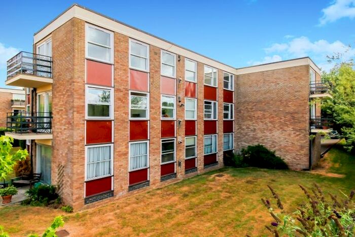 2 Bedroom Flat To Rent In Park Close, Oxford, OX2