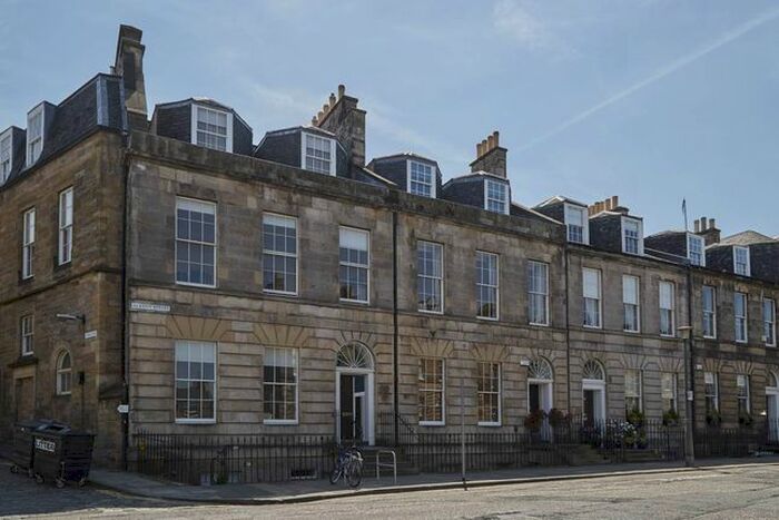 3 Bedroom Flat To Rent In B Albany Street, New Town, Edinburgh, EH1