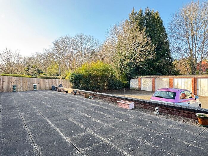 1 Bedroom Flat For Sale In School Lane, Kenilworth, CV8