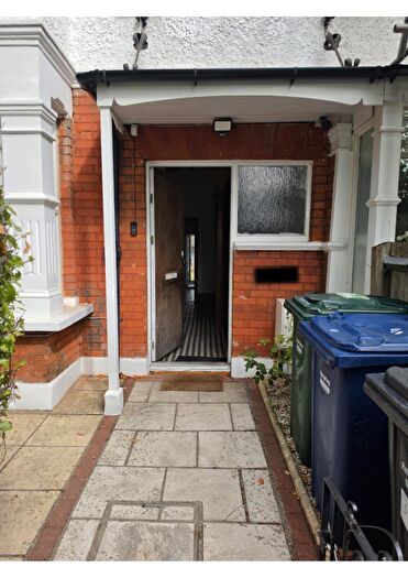 1 Bedroom Terraced House To Rent In Briarfield Avenue, London, N3