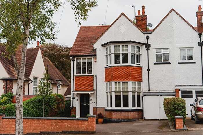 4 Bedroom Semi-Detached House For Sale In Meadowcourt Road, Oadby, LE2