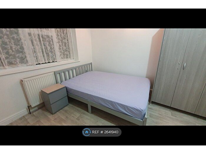Studio To Rent In Brunswick Gardens, Ilford, IG6