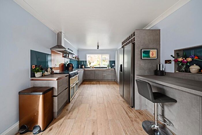 4 Bedroom Detached House For Sale In Sundridge Hill, Cuxton, Rochester, Kent, ME2