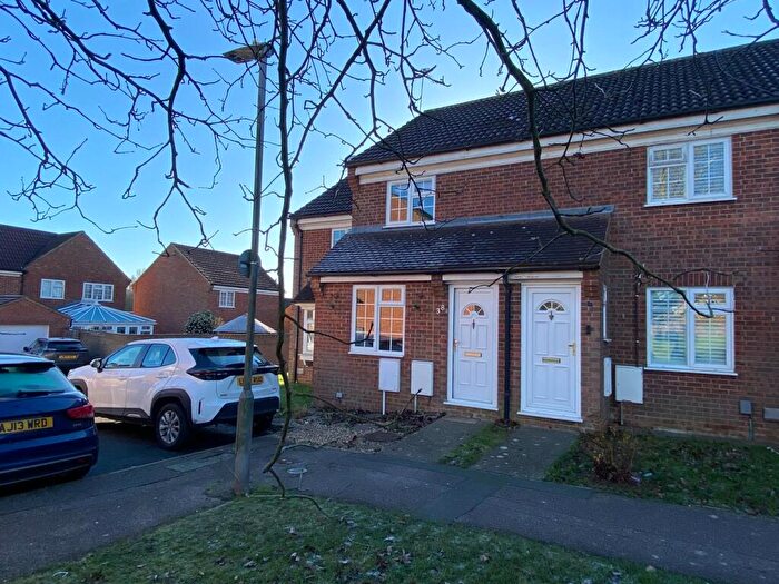 2 Bedroom End Of Terrace House To Rent In Edmonds Drive, Stevenage, SG2