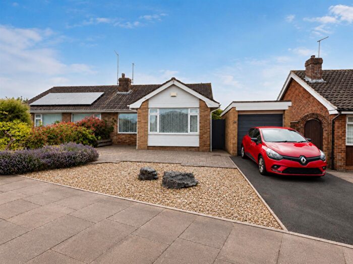 3 Bedroom Bungalow For Sale In Adur Avenue, Worthing, BN13