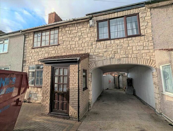 3 Bedroom Terraced House To Rent In Thompson Road, Dagenham, RM9