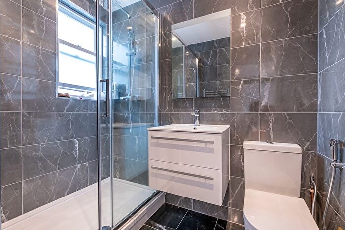 2 Bedroom Flat To Rent In Ashburn Gardens, London, SW7