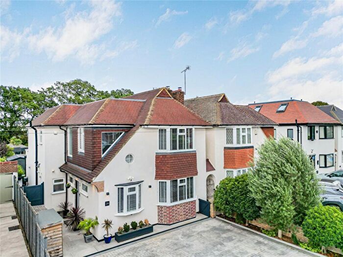 4 Bedroom Detached House For Sale In Blakes Avenue, New Malden, KT3