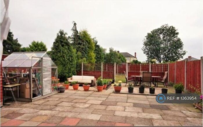 4 Bedroom Semi Detached House To Rent In Victory Road, Derby, DE24