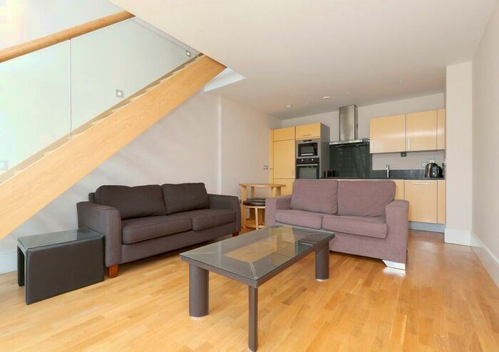 1 Bedroom Flat To Rent In Highbury Stadium Square, - Energy Rating B, N5