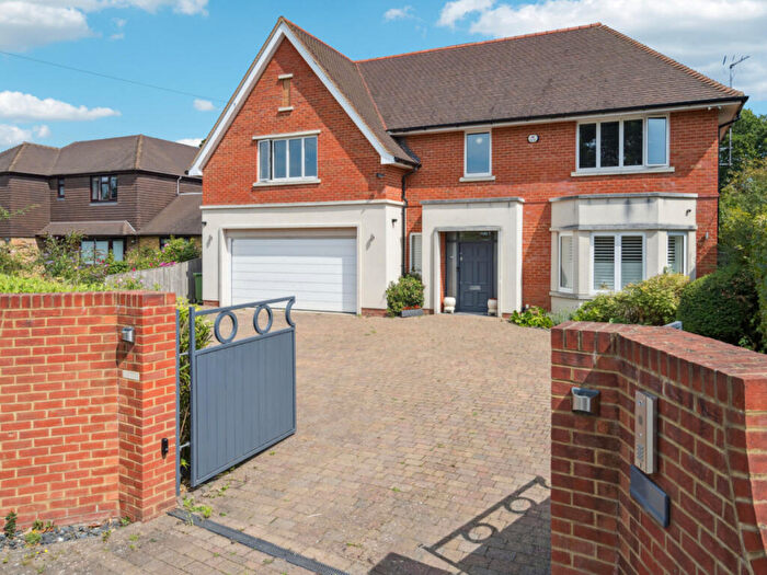 7 Bedroom Detached House For Sale In Cherry Tree Road, Beaconsfield, HP9