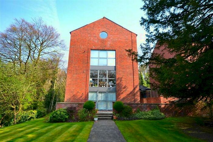 2 Bedroom Apartment To Rent In Wilmslow Road, Manchester, M20