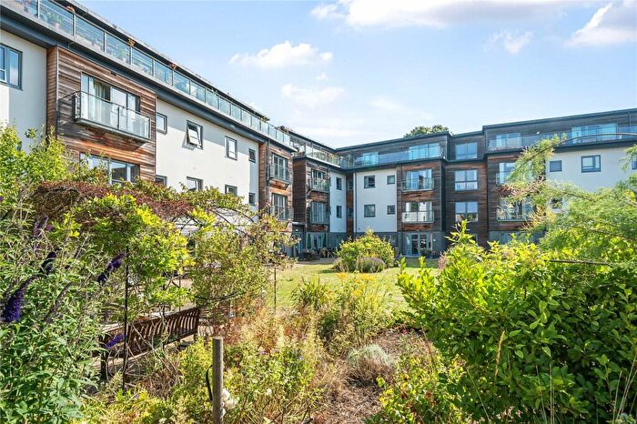2 Bedroom Apartment For Sale In Buttercross Lane, Witney, Oxfordshire, OX28