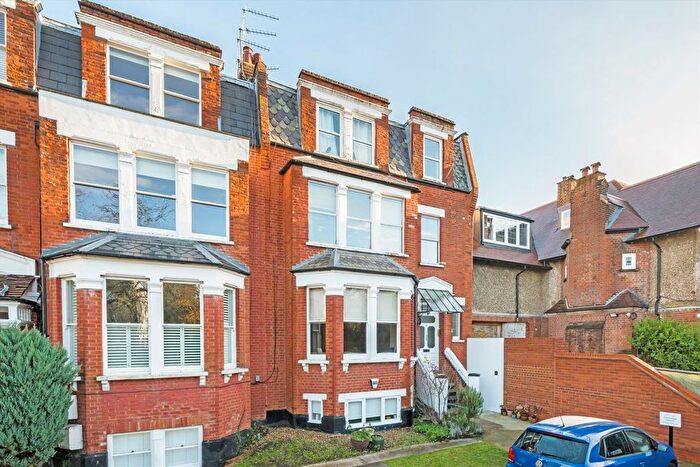 1 Bedroom Flat For Sale In Colney Hatch Lane, London, N10