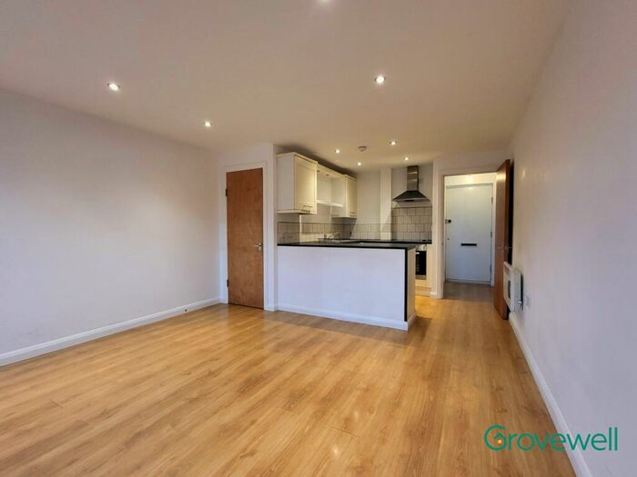 2 Bedroom Flat To Rent In Charlotte Street, Macclesfield, SK11