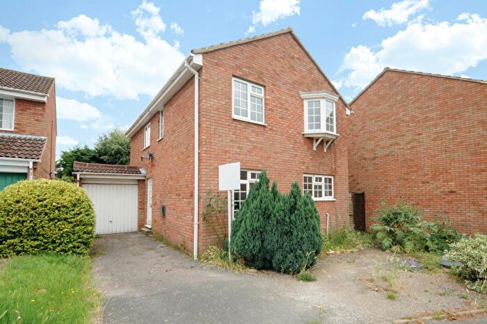 4 Bedroom Detached House To Rent In Lautrec Way, Aylesbury, HP19