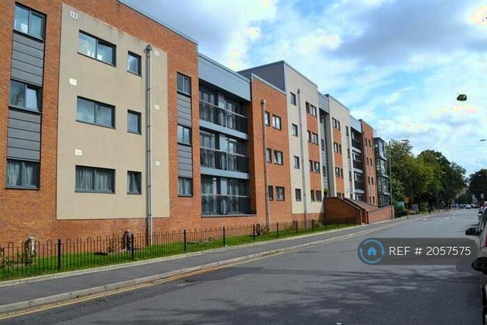 2 Bedroom Flat To Rent In Moss Lane East, Manchester, M14