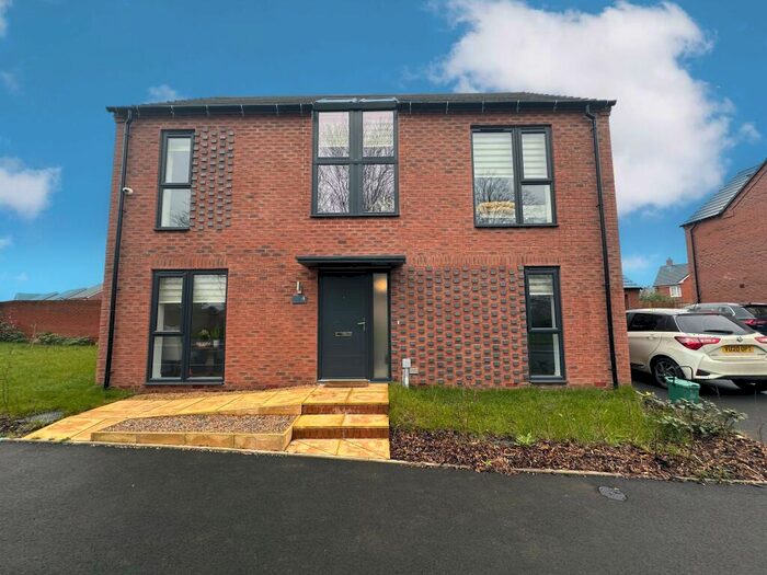 4 Bedroom House To Rent In Larch Road, Stratford-Upon-Avon, CV37
