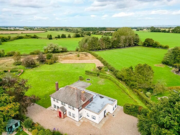 4 Bedroom Detached House For Sale In Sandhill Lane, Sutton On Derwent, York, YO41