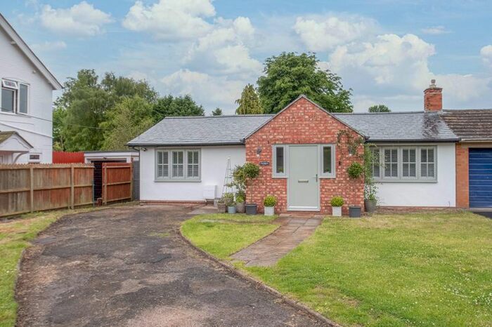 4 Bedroom Bungalow For Sale In The Ridgeway, Astwood Bank, Redditch, B96