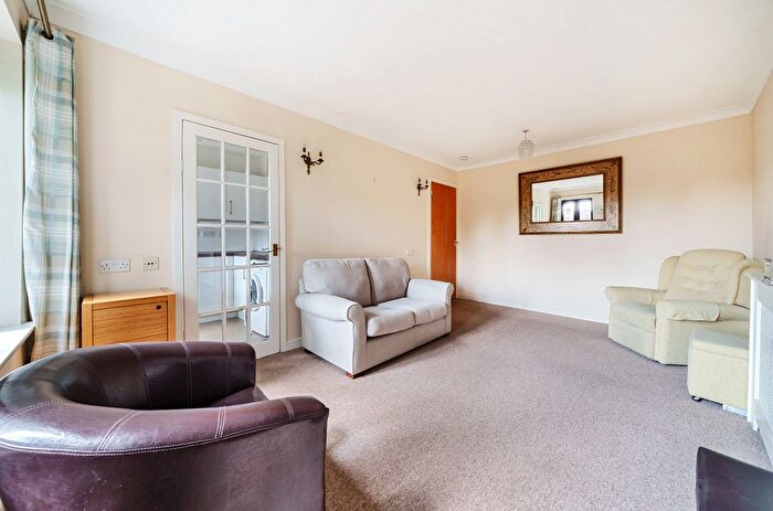 1 Bedroom Flat For Sale In Roman Row, Bishops Waltham, Southampton, Hampshire, SO32