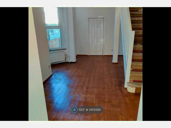 1 Bedroom Flat To Rent In Elderton Road, Westcliff-On-Sea, SS0