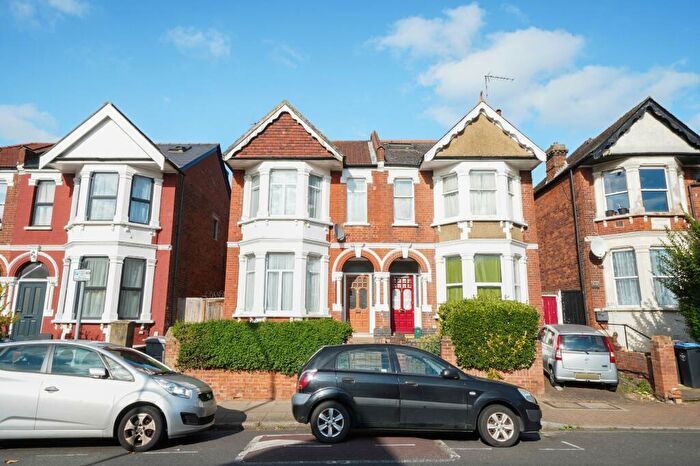 4 Bedroom Semi-Detached House For Sale In Harlesden Road, London, NW10