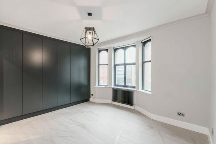 3 Bedroom Flat To Rent In Wigmore Street, Marylebone, London, W1U