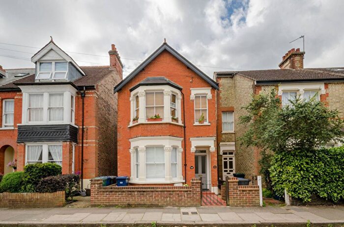 2 Bedroom Flat To Rent In Salisbury Road, Barnet, EN5