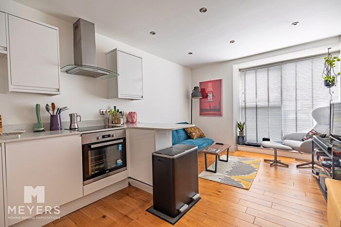 1 Bedroom Flat For Sale In Restormel Lodge, - Southbourne Grove, BH6