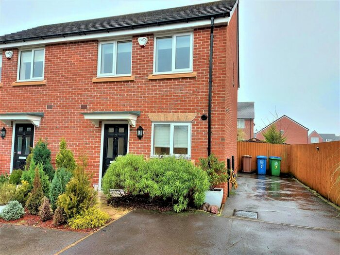 2 Bedroom Semi-Detached House To Rent In Rosett Close, Middleton, Manchester M24