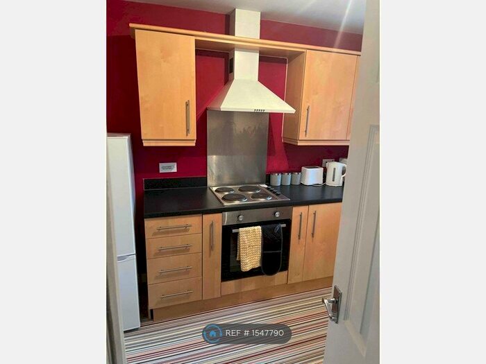 3 Bedroom Flat To Rent In Tansy Rise, Stoke-On-Trent, ST5