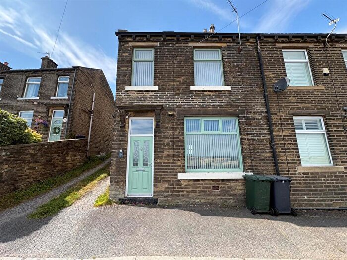 3 Bedroom Semi-Detached House For Sale In Spring Holes Lane, Thornton, Bradford, BD13
