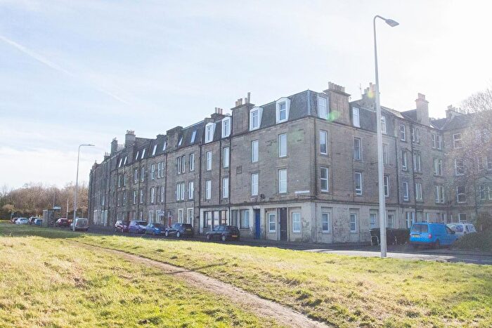 2 Bedroom Flat To Rent In Lower Granton Road, Edinburgh, EH5