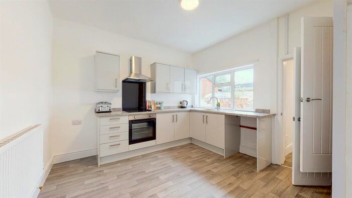 2 Bedroom Terraced House To Rent In De La Pole Avenue, Hull, HU3